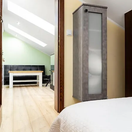 Daire Househost Apartment:bracka 3/15a